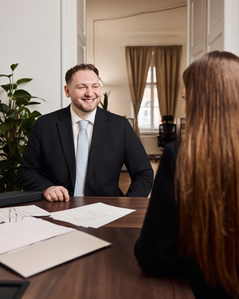 Das Team der Auxiliaris Steuerberatung für die Standorte Mureck, Bad Radkersburg und Graz bei der Beratung im Bereich Rechnungswesen und Steuerrecht.